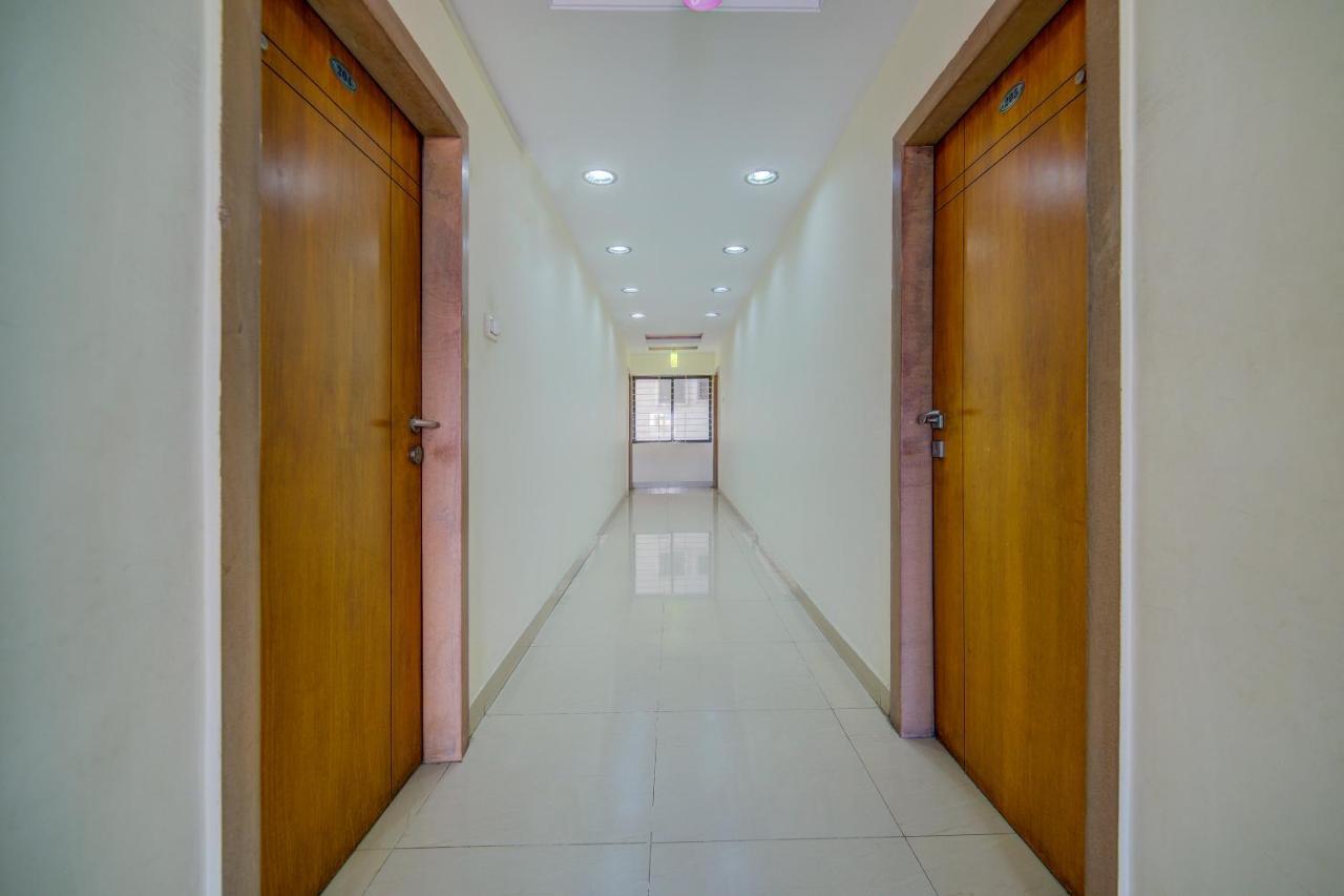 Oyo 18431 Hotel Celestee Grand Hyderabad Exterior foto